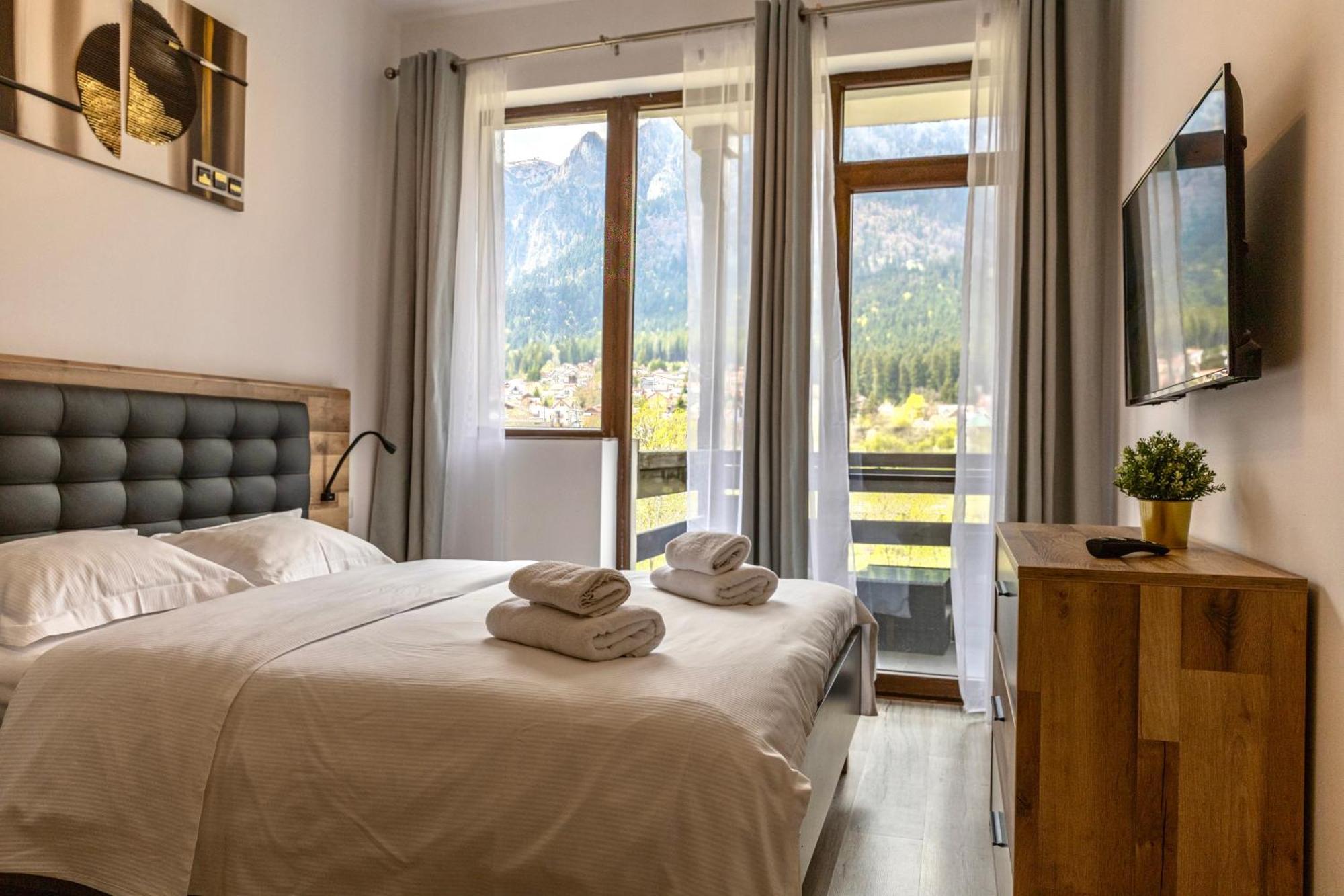 Busteni Mountain View Suites By The River - Ev Plug Buşteni Quarto foto